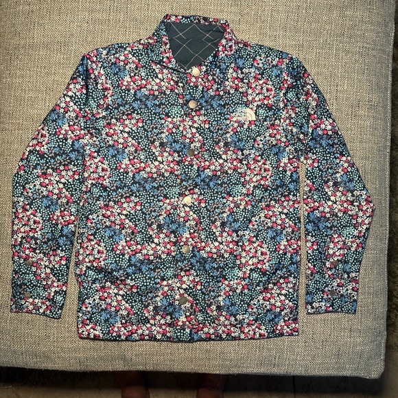 The North Face Other - The North Face Floral Snap-Front Quilted Jacket in Revisible Blue, White 6-7